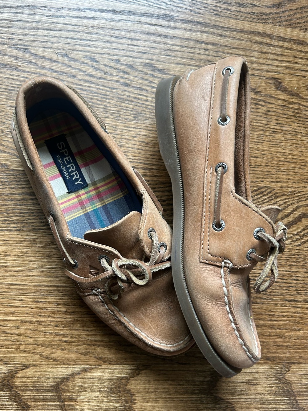 Sperry women’s Light Brown Leather Boat Shoes with Plaid Insole